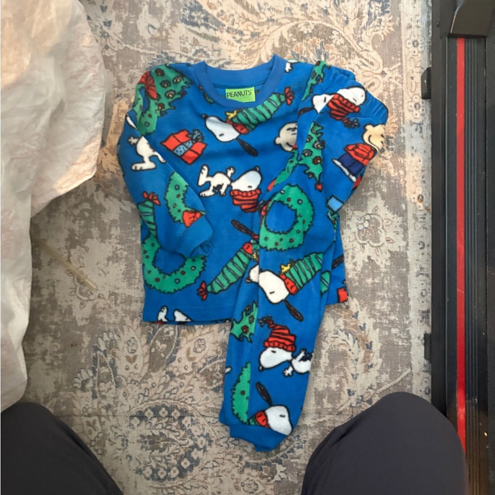 Peanuts Festive Blue Snoopy Pajama Set